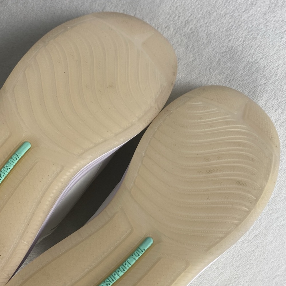 Clove The Classic Core Clarino Vegan Leather No Tie Sneakers | Brilliant White - Picture 12 of 16